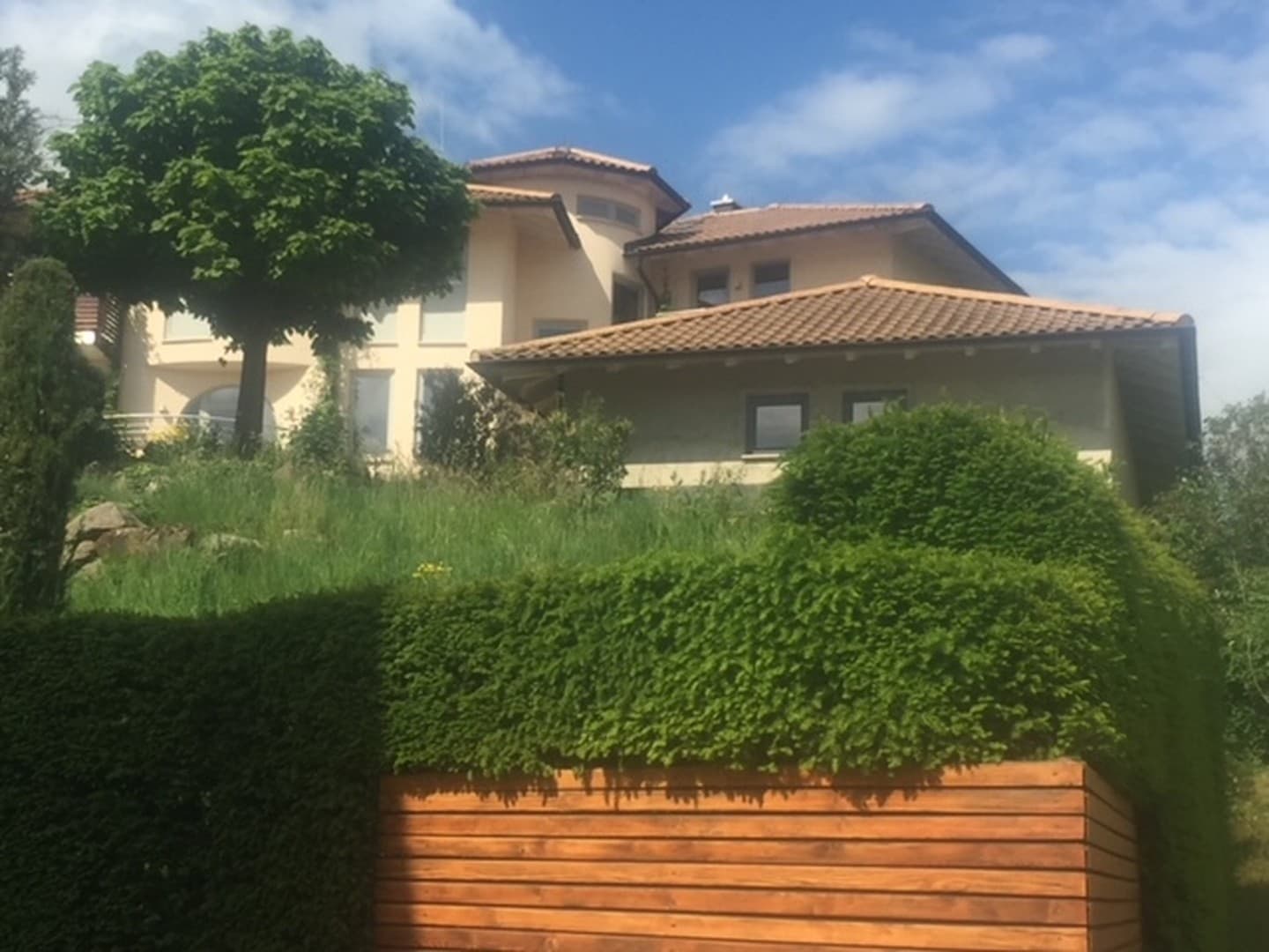 Provisionsfrei! Exklusive Villa mit Schwimmbad und großem Grundstück!
