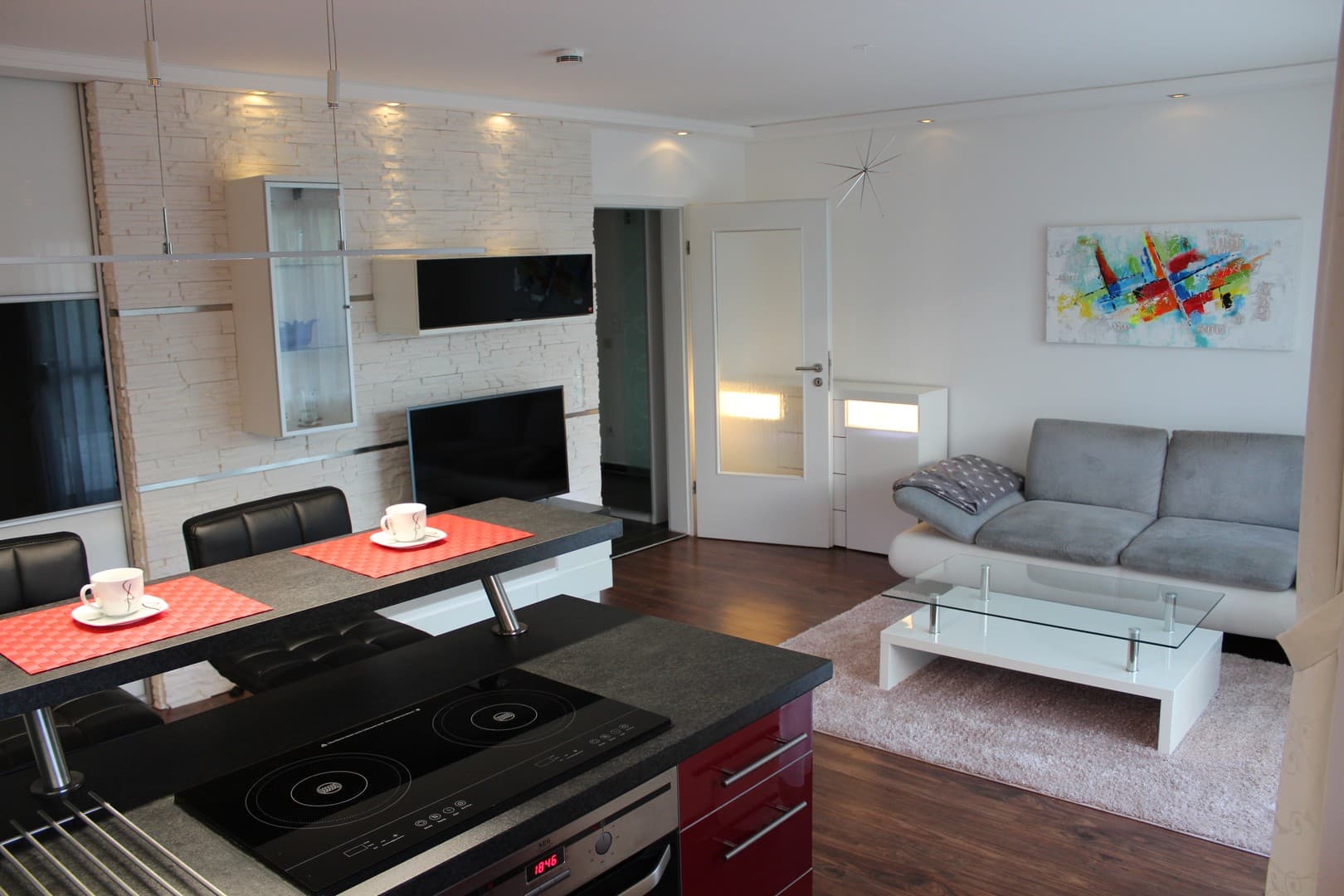 Exclusiv möbl. Garten-Apartment mit Terasse und eigenem S/W Gärtchen in Unterschleissheim u BMW Nähe