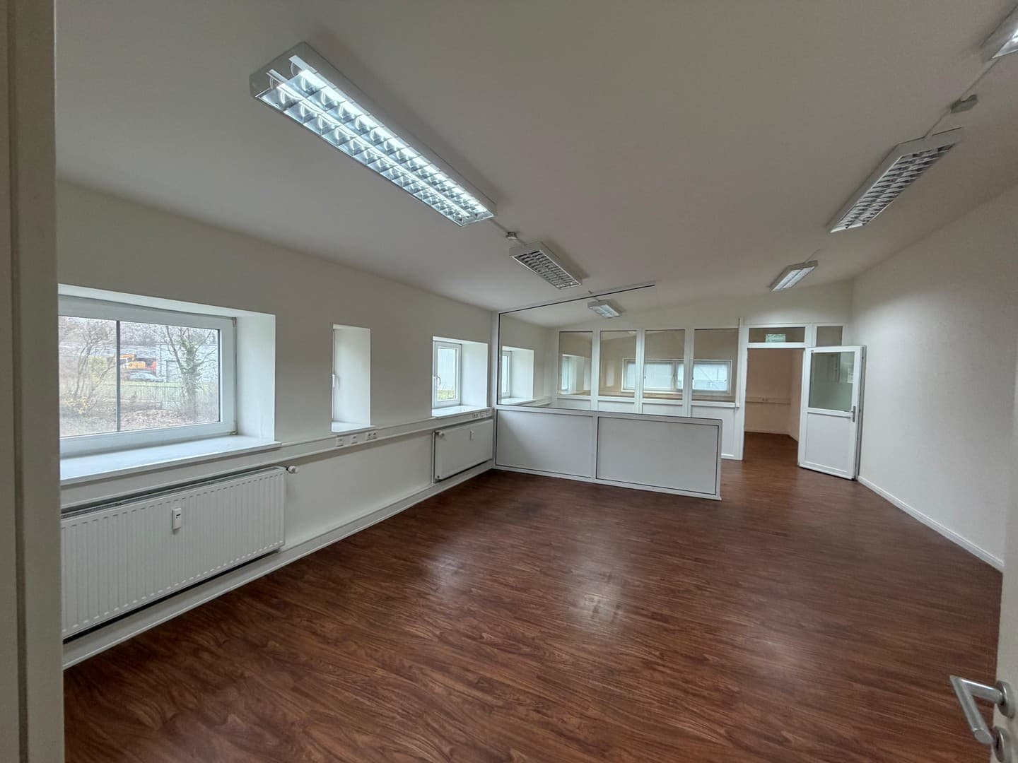 Büro in Bad Bramstedt 120,00 m² / 680,00 Euro pro Monat / 5 Stellplätze Kostenfrei