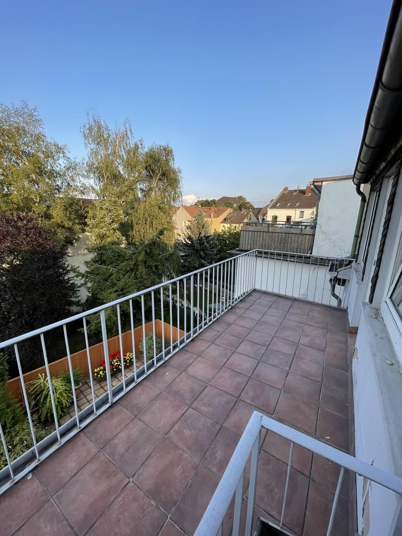 NEU renoviertes Appartement mit großem Balkon + EBK