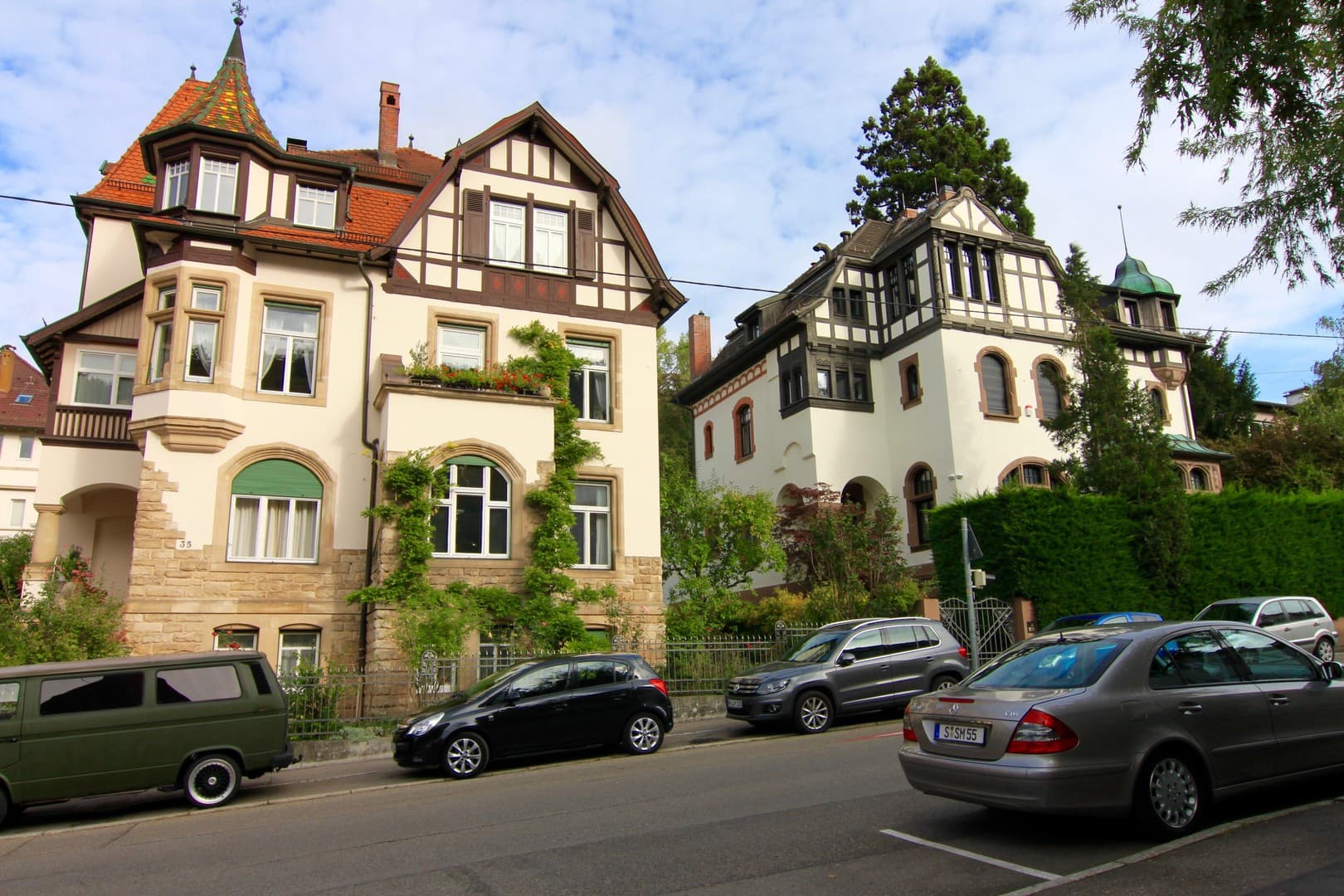 Luxeriös Wohnen in grüner HHL, Rand der Innenstadt mit Garten und PKW Stpl.