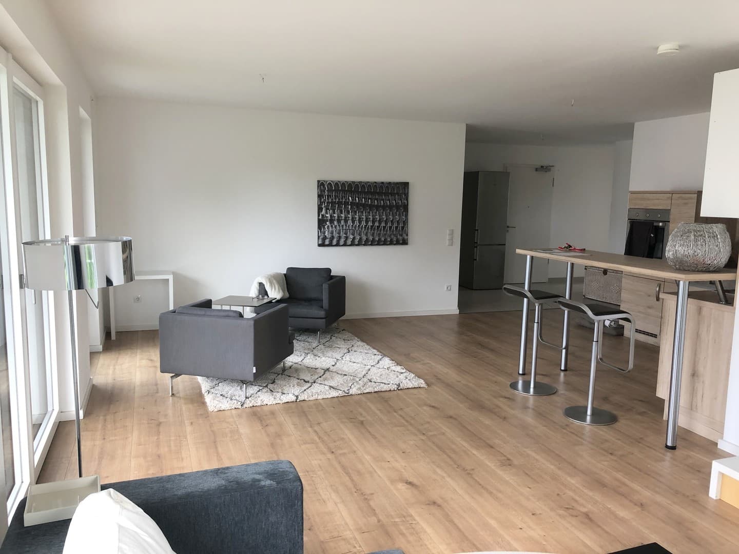 exklusive, ruhige und sehr moderne 4,5 Zimmerwohnung mit gr. Südbalkon, Luxusausstattung 1.OG SO