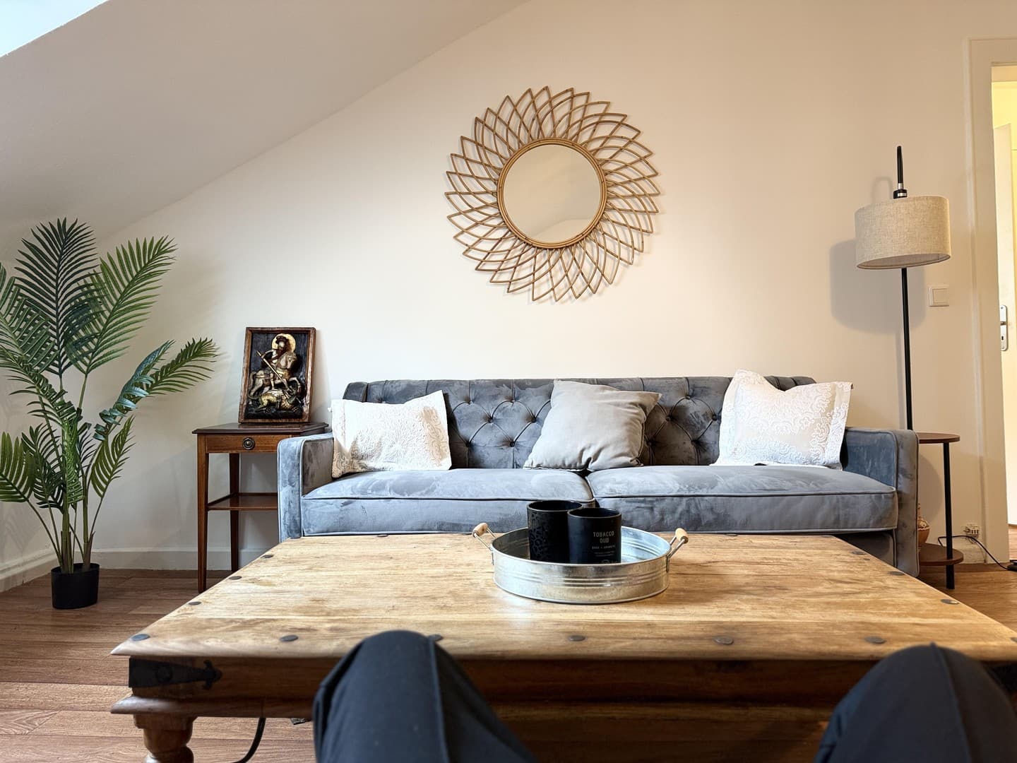 Voll möblierte 2 Zimmer Whg. 60 qm ab 1.11.26