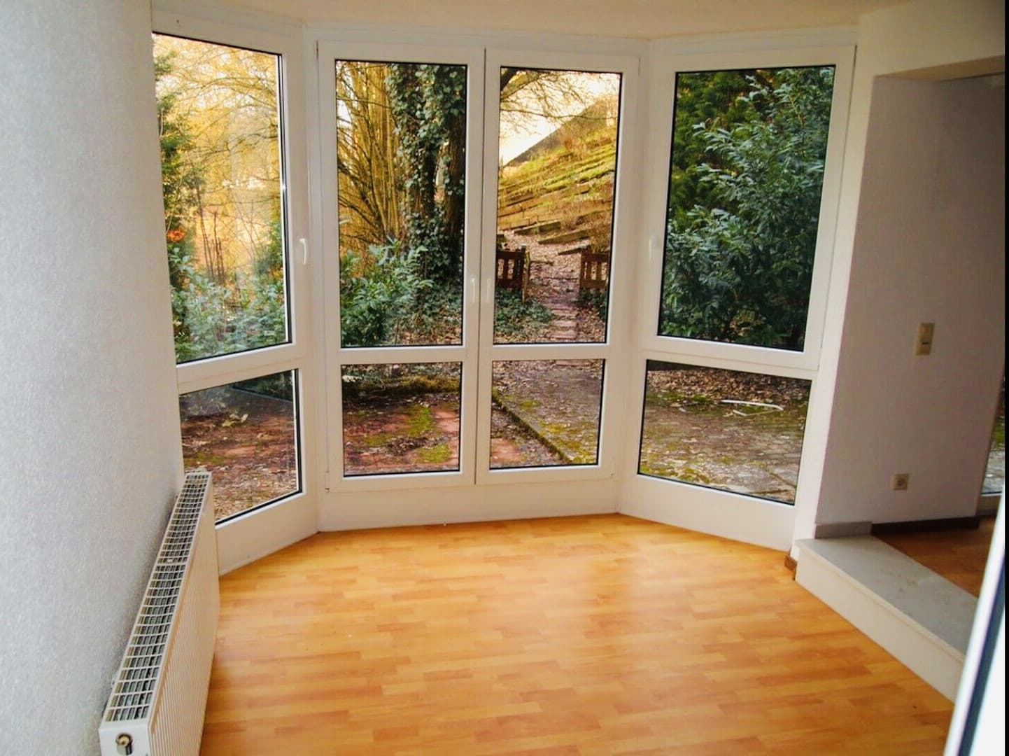 Wohnung mit Garten + Garage & Stellplatz