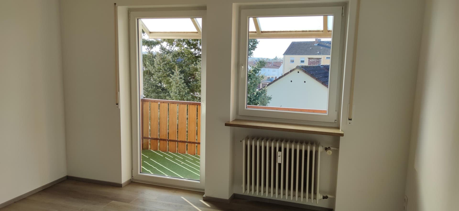 Schöne 2,5-Zimmer Wohnung im 3. OG mit Einbauküche, Balkon und Garage