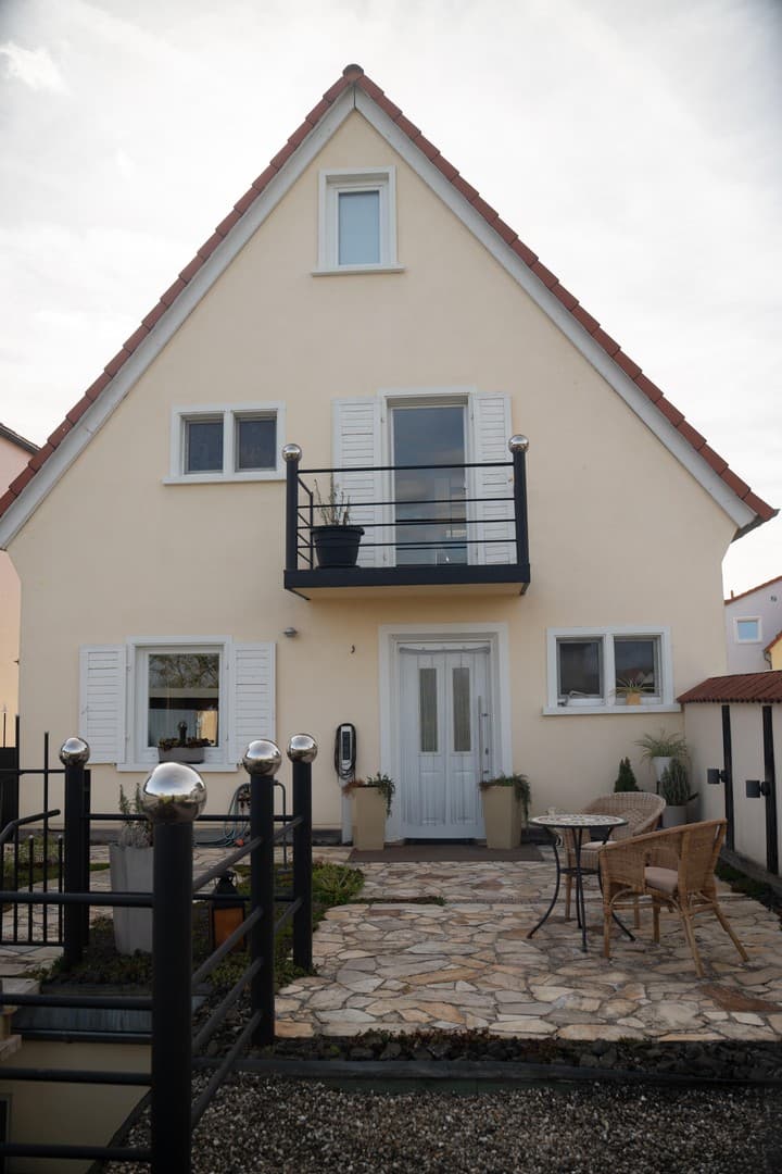 Großzügiges Einfamilienhaus mit vielseitigem Garten – ideal für Familien und Mehrgenerationenwohnen