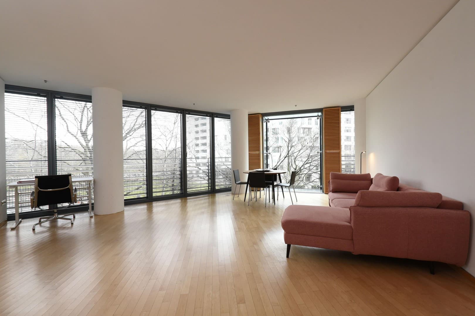 130 qm super-zentraler Luxus im Sony Center. Concierge + Security: Berlin Potsdamer Platz