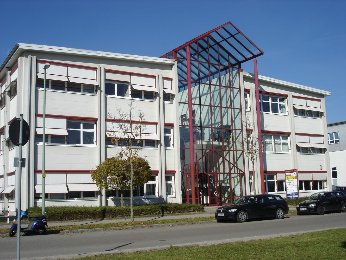 Hochwertiges Bürogebäude in Augsburg Lechhausen zu verkaufen