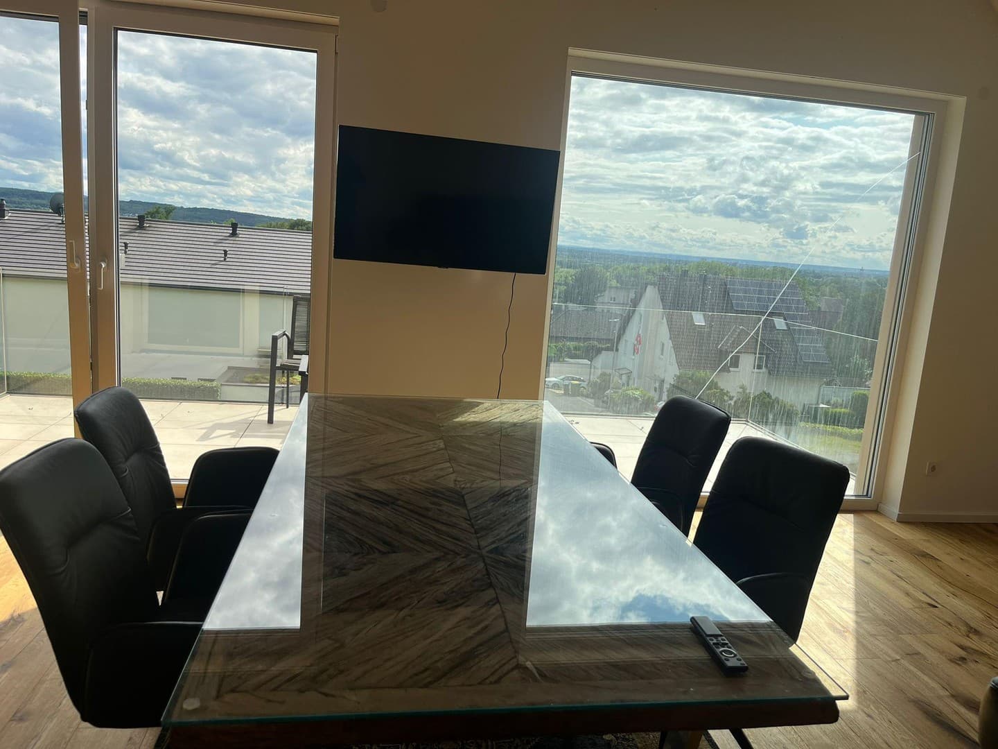 Wunderschöne Neubau Wohnung in Waldrandlage mit tollen Blick über Siegburg!
