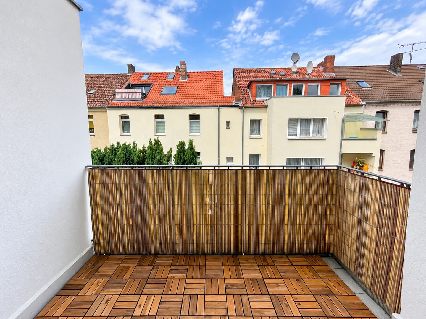3 Zimmer-Wohnung mit Einbauküche + Balkon in beliebter Oststadt