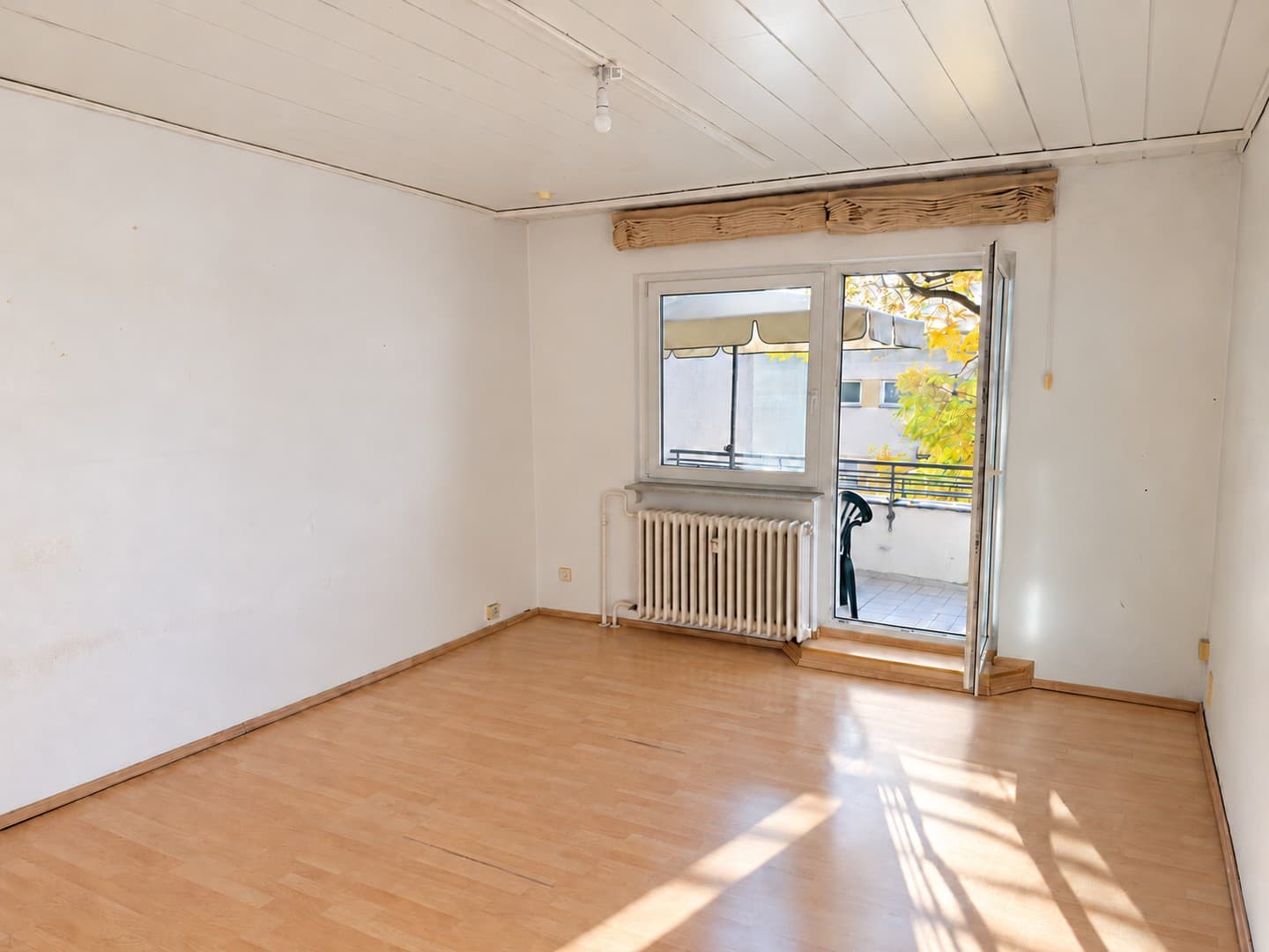 Sehr ruhig wohnen: freie 2-Zimmer-Wohnung mit Süd-Balkon – von privat