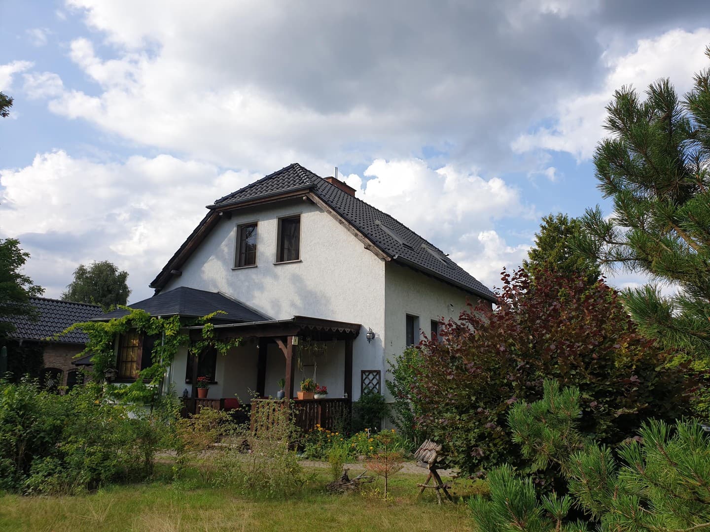 Charmantes Landhaus mit Wohnkeller, großer Garten, Werkstatt, zwei Veranden, Hobby-Stall