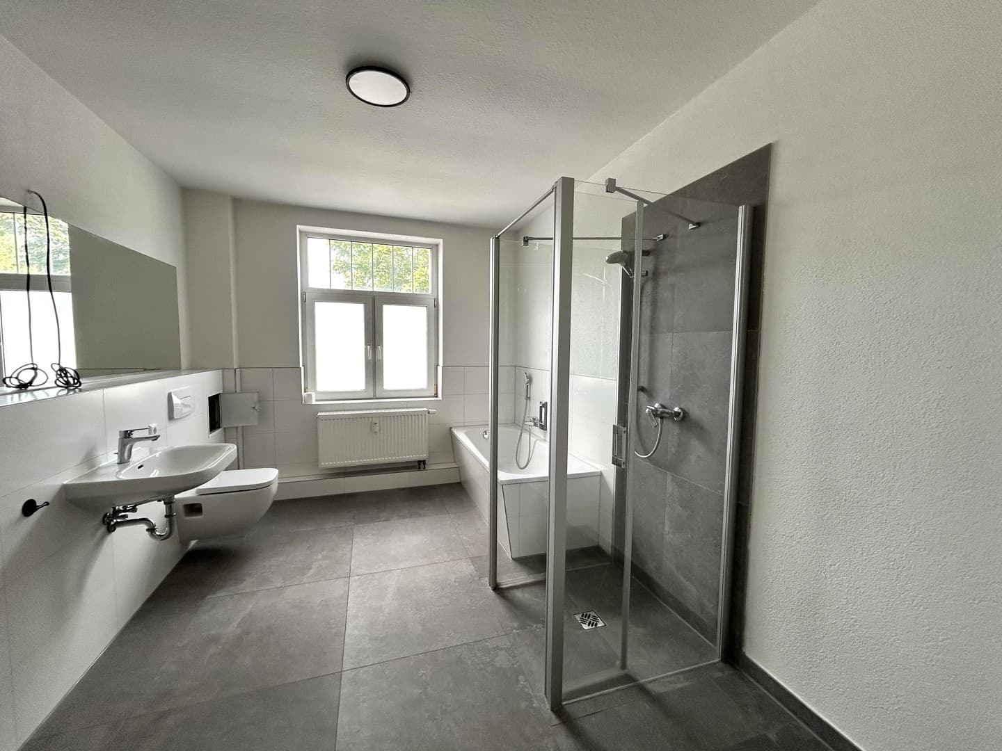 ***Großzügige 3-Zimmer-Erdgeschosswohnung mir modernem Badezimmer in Hohenstein***