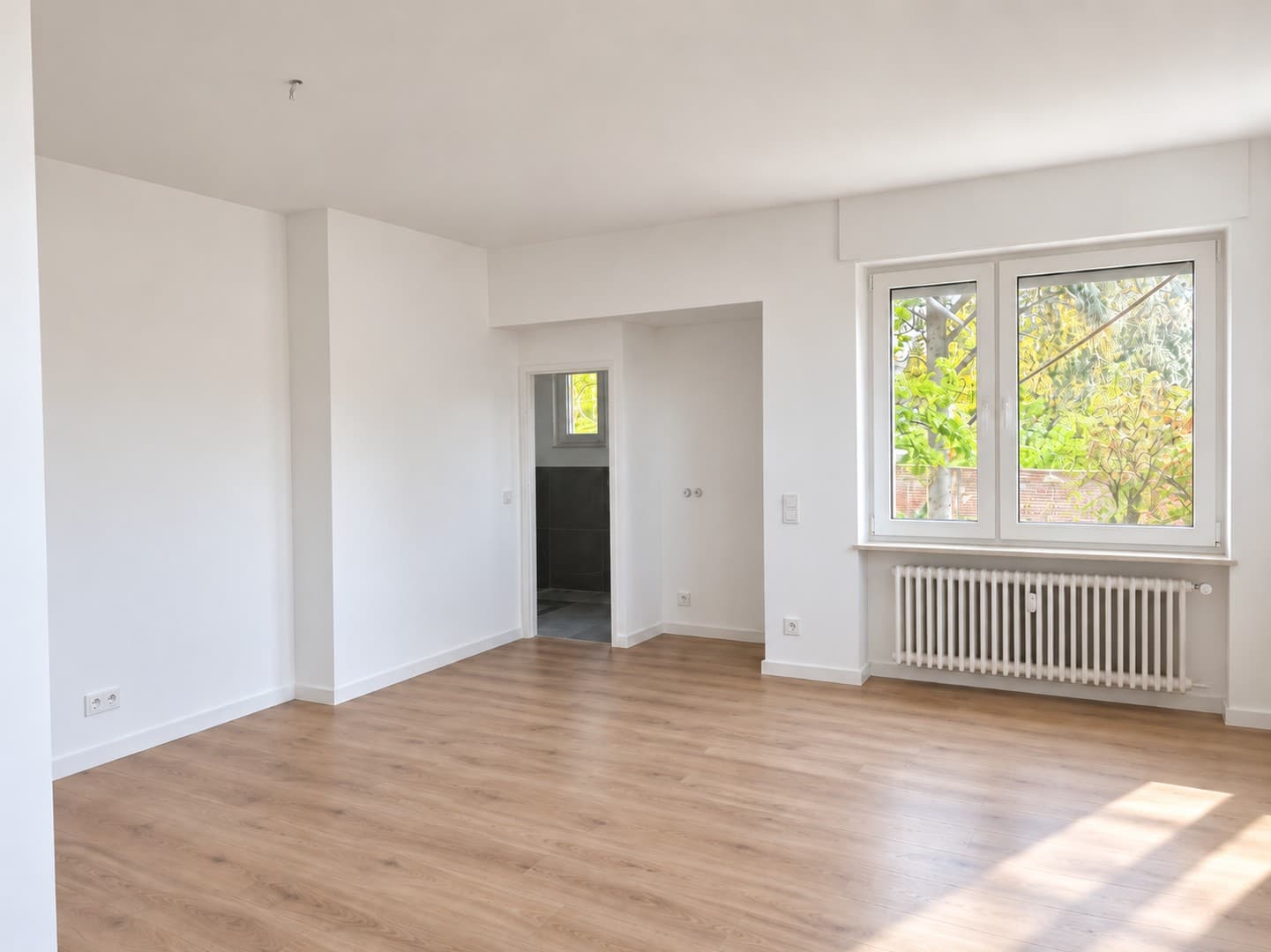 Wohnen in Altbauwohnung im Herrenhaus mit wertiger Ausstattung in zentraler Lage von Bonn-Duisdorf