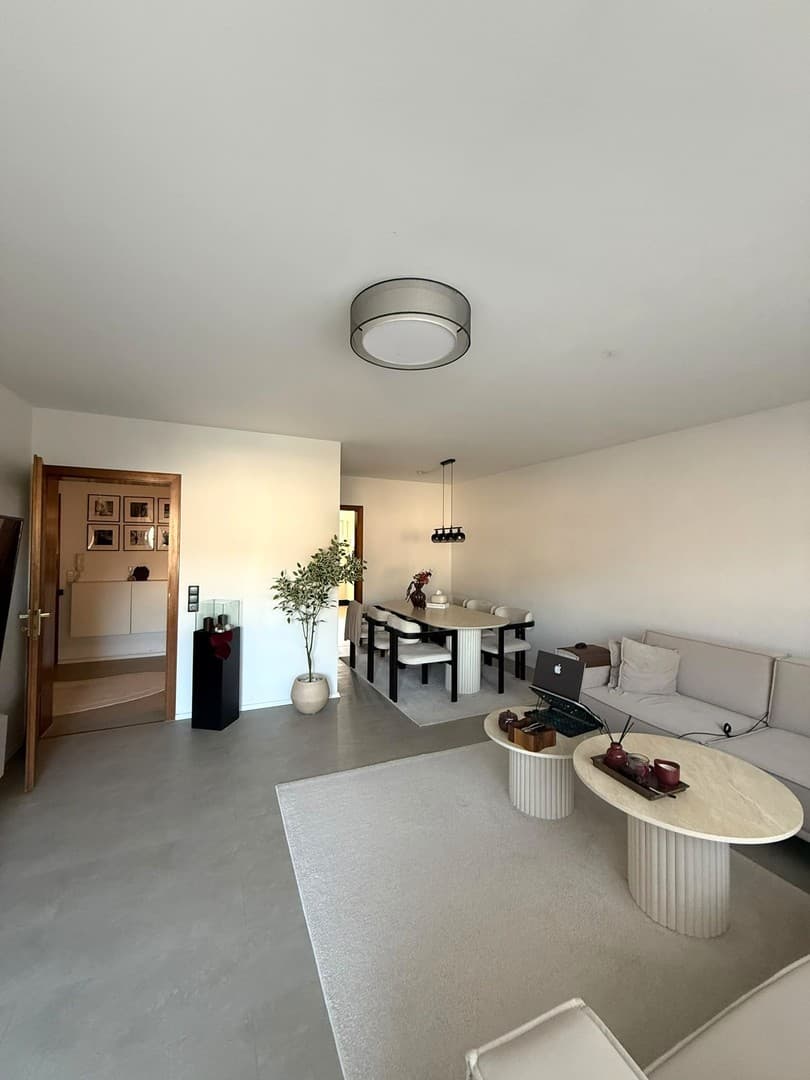 Helle, renovierte 3-Zimmer-Wohnung mit Balkon und Stellplatz in Leverkusen-Rheindorf