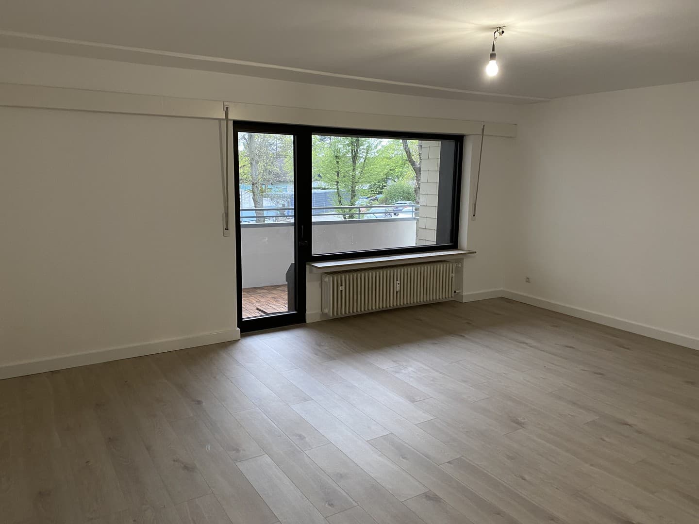 Moderne 2-Zimmer-Wohnung mit Balkon und EBK