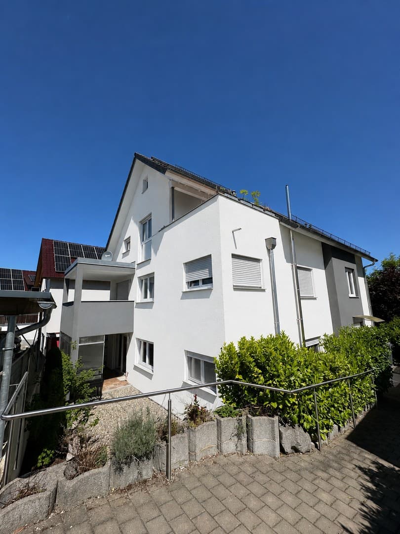 Hochwertig ausgestattete und gepflegte 4,5 Zimmer- Erdgeschosswohnung am Bodensee