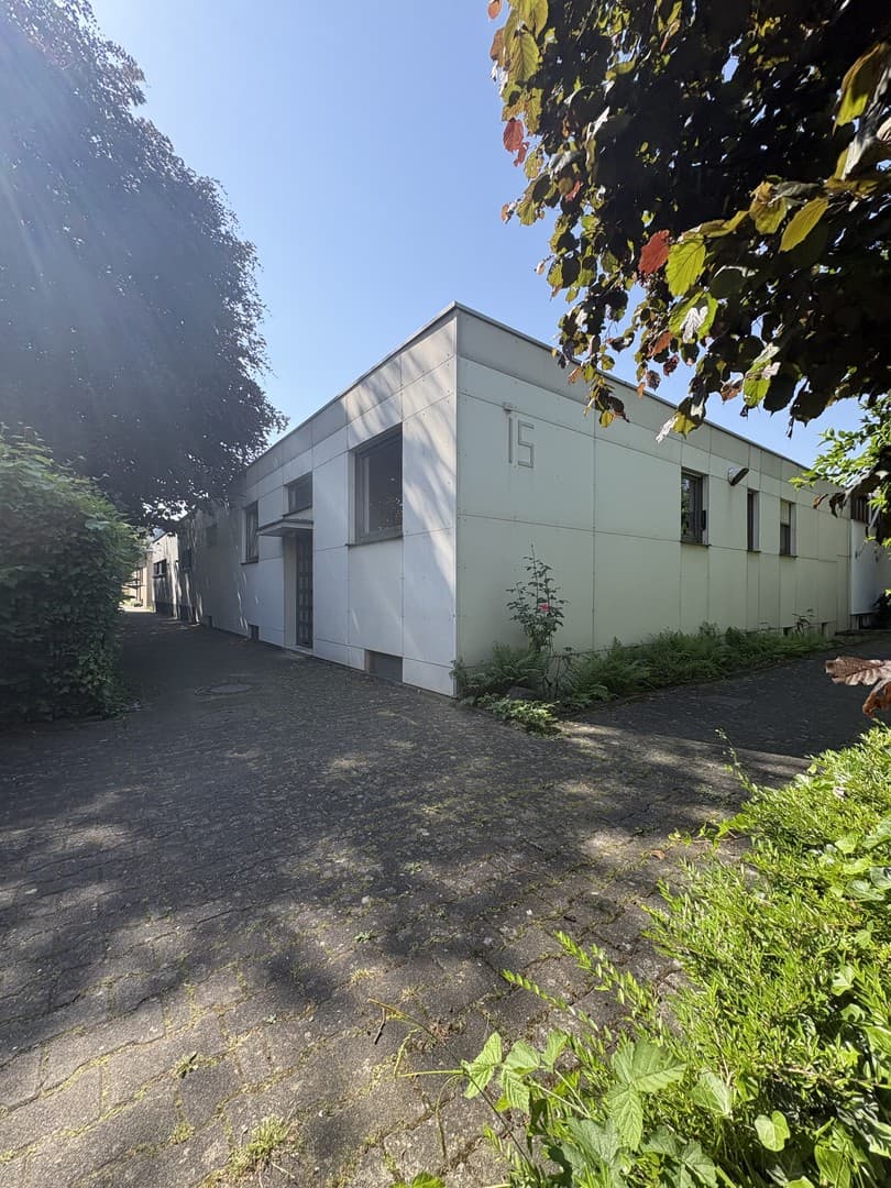 Architektonisches Highlight mit XXL-Fläche: 6-Zimmer-Split-Level-Bungalow in Bonn-Dottendorf