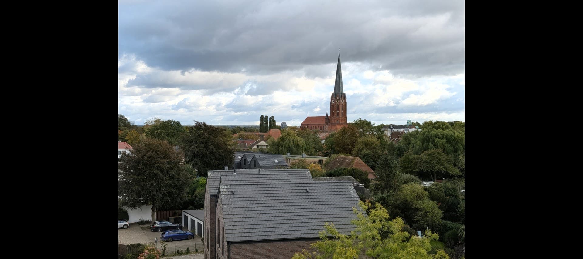 Zentrale Einzimmerwohnung mit Stellplatz – S-Bahn- & Autobahnnähe