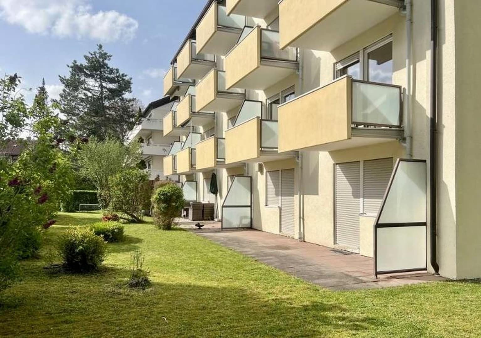 Sonnige 2 Zimmer Gartenwohnung in guter zentraler Lage