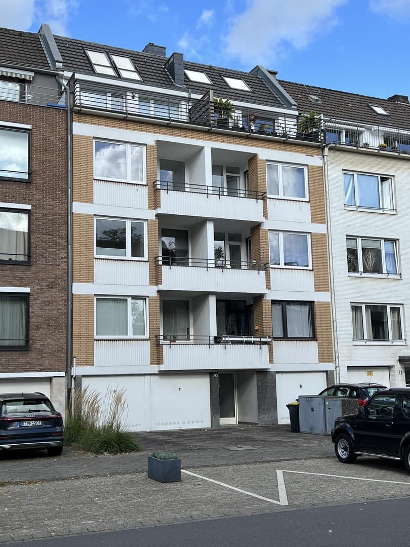 Zweitbezug nach Sanierung, 2-Zi-Wohnung in D-Zoo, neues Bad, 2 Balkone