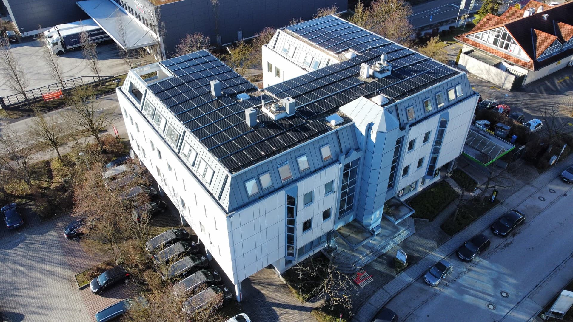 Provisionsfrei: 320 m² moderne Bürofläche in Unterschleißheim – „Plug & Play“ mit Solarstrom-Vorteil