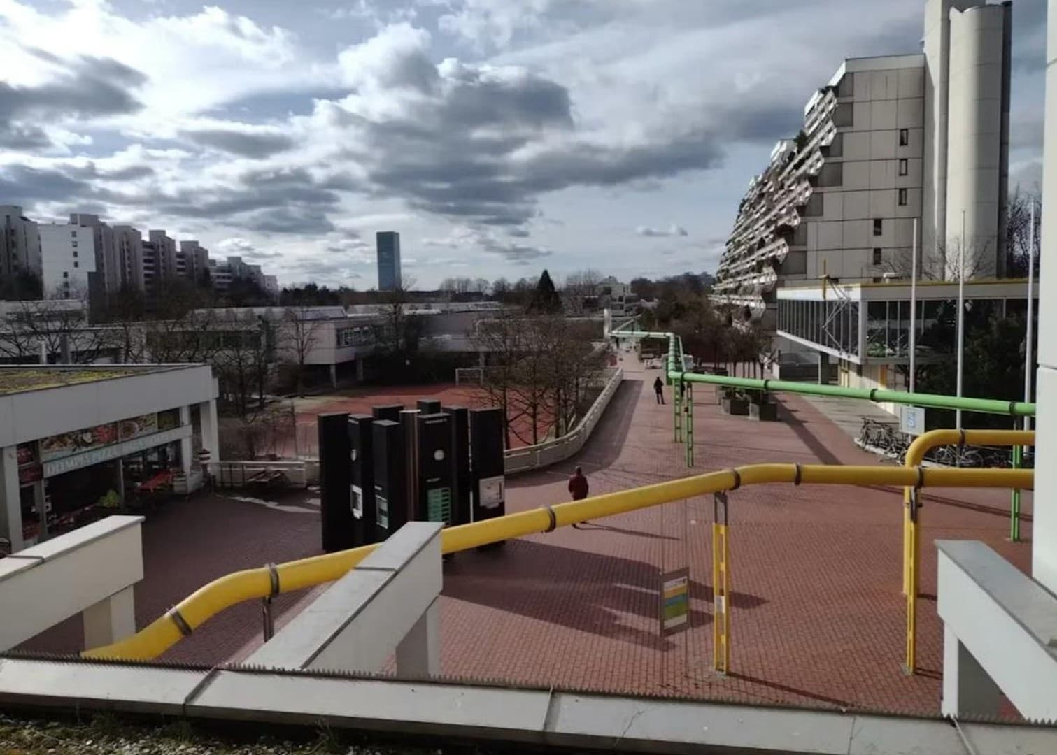 Geschmackvolle, renovierte & möblierte 2 Zi., Wohnung, großer Balkon in Olympia/MUC von Privat