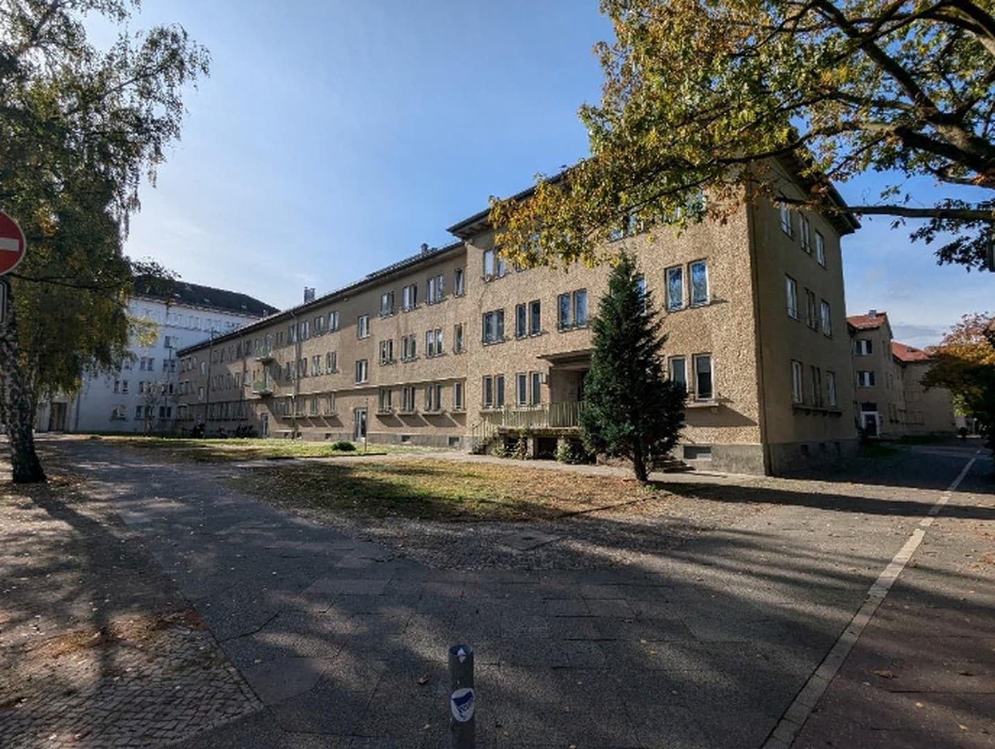 BEFRISTETE VERMIETUNG (12 Monate) Großzügige 5-Zimmer-Maisonette-Dachwohnung mit 160 m²