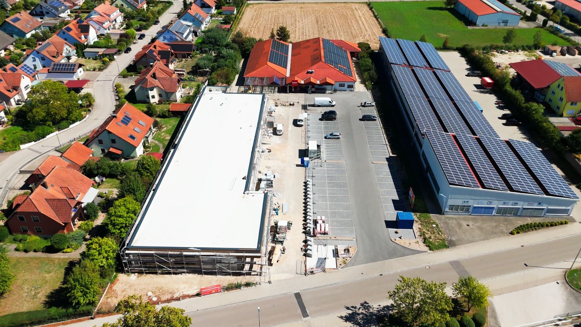 800 - 1000 m² Gewerbefläche mit großem Parkplatz neben Fitnessstudio und Neubau Penny Markt