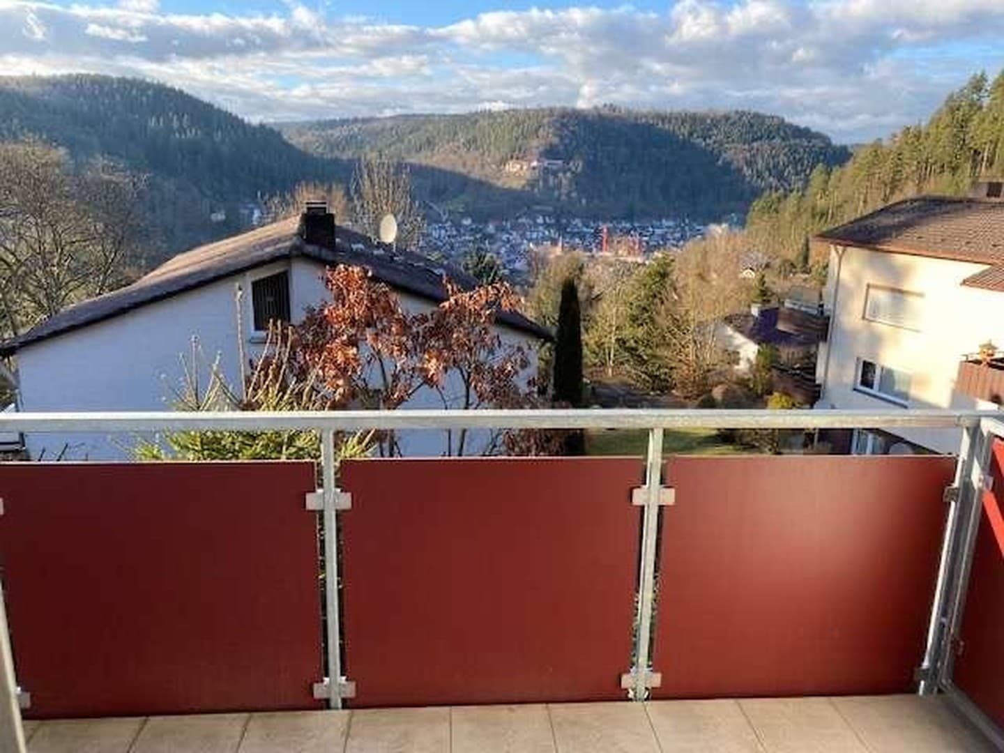 Renovierte Wohnung mit Burgblick