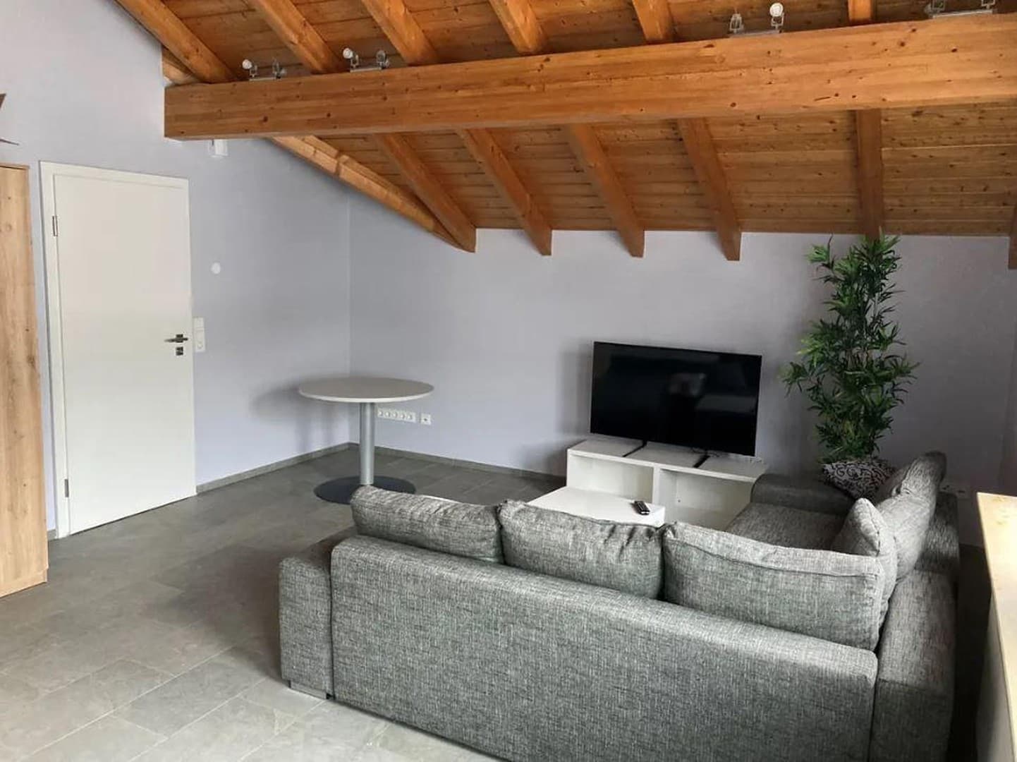Moderne 1ZM Wohnung *MIT KLIMAANLAGE* in zentraler Lage in Hattersheim