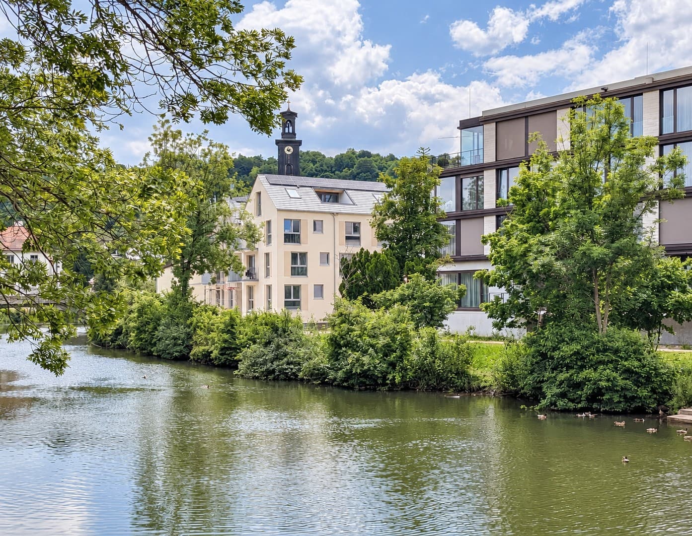 Neubau! Sonnige 2-Zimmer-Wohnung mit Einbauküche und Balkon