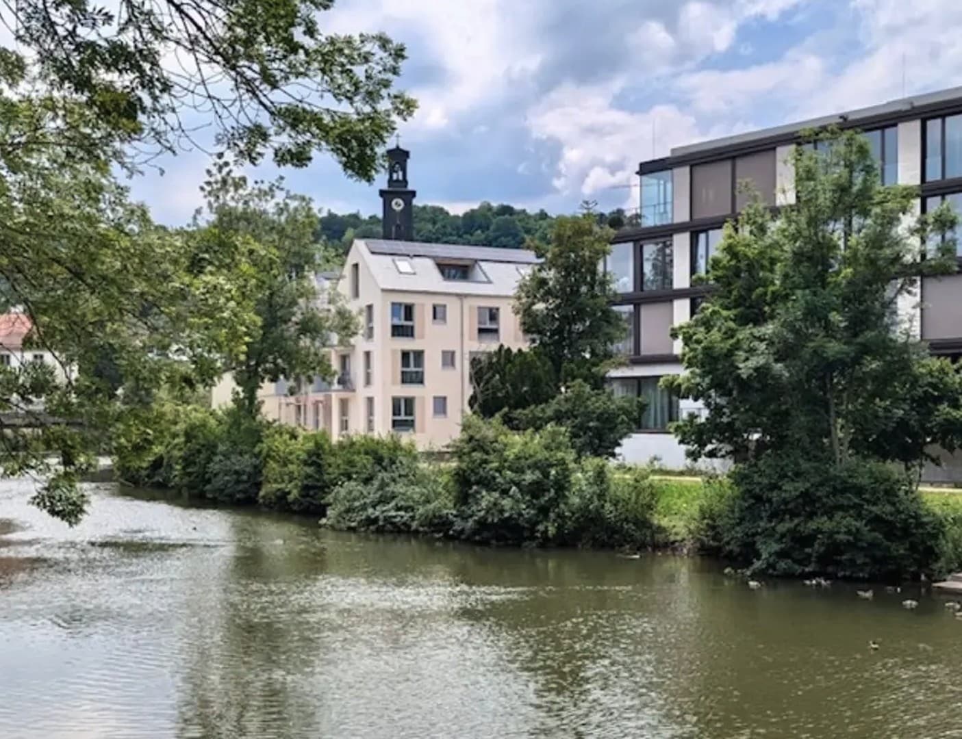 Neubau! Sonnige 2-Zimmer-Wohnung mit Einbauküche und Balkon