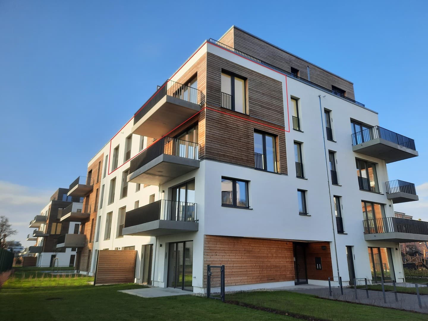 Moderne 4-Zimmer Wohnung mit Südbalkon, Einbauküche und Tiefgaragenstellplatz (Neubau), von privat