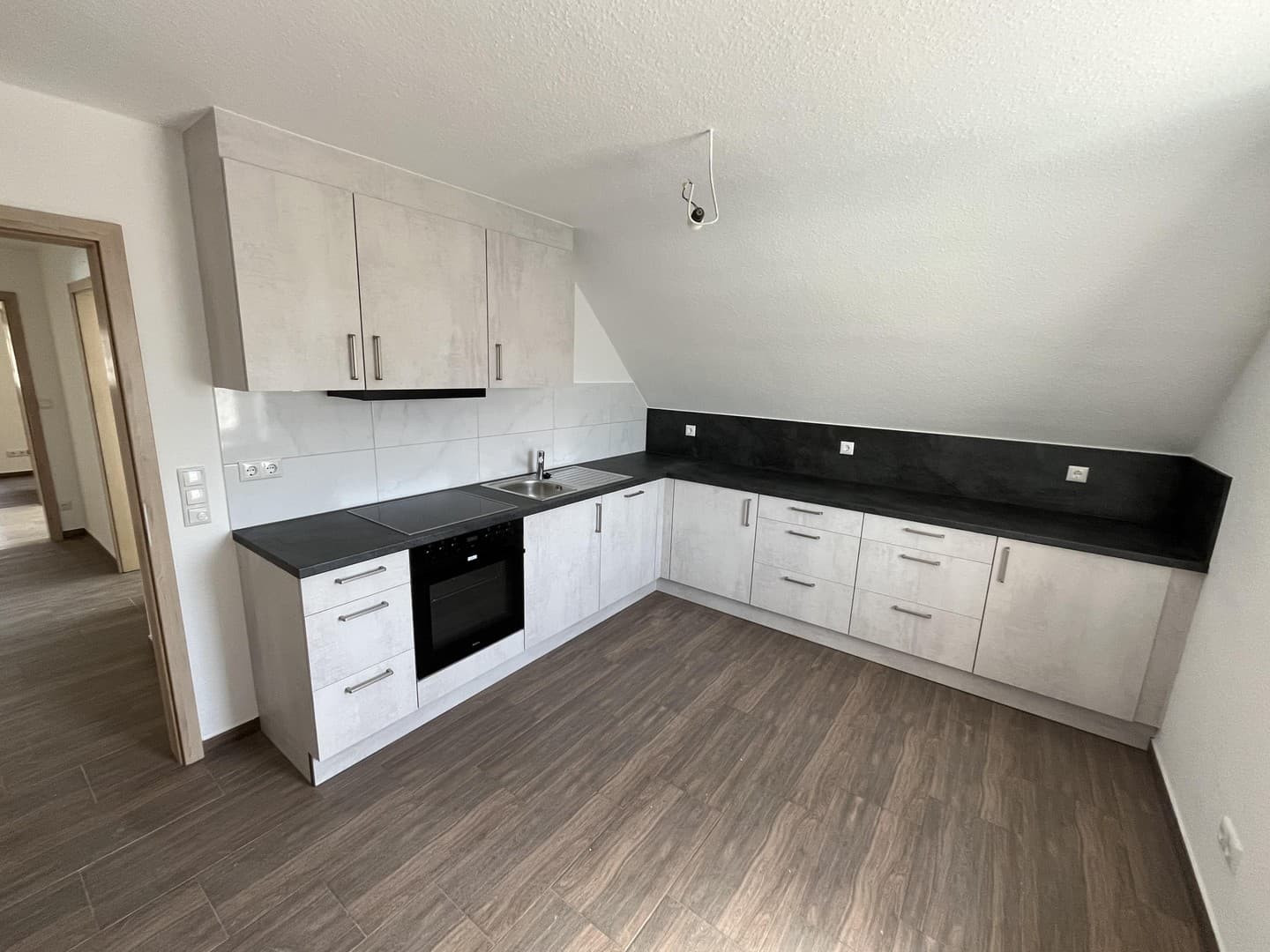 Gemütliche 2,5 Zimmer Wohnung 2 OG in Erlangen - Dechsendorf Loheweg 2