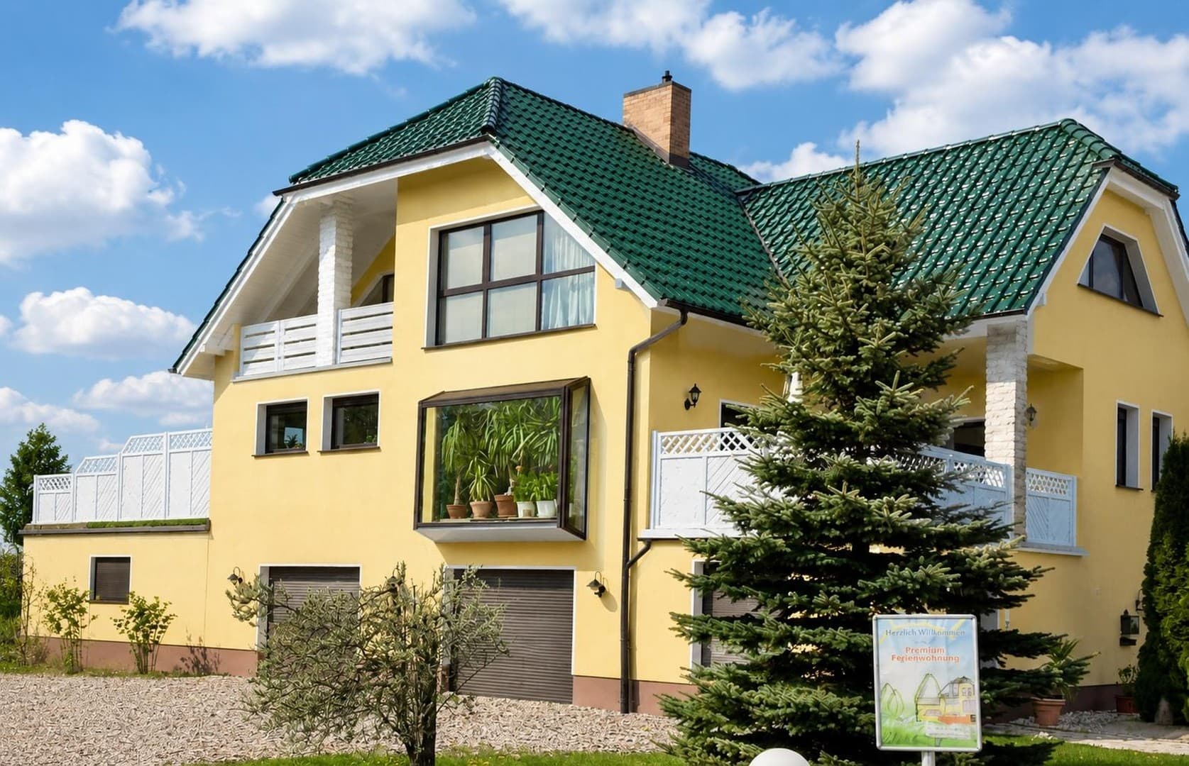 NEU! Außergewöhnliche Villa im mod. Landhausstil - inkl. Einlieger Whg & mögl. Grundstkserweiterung