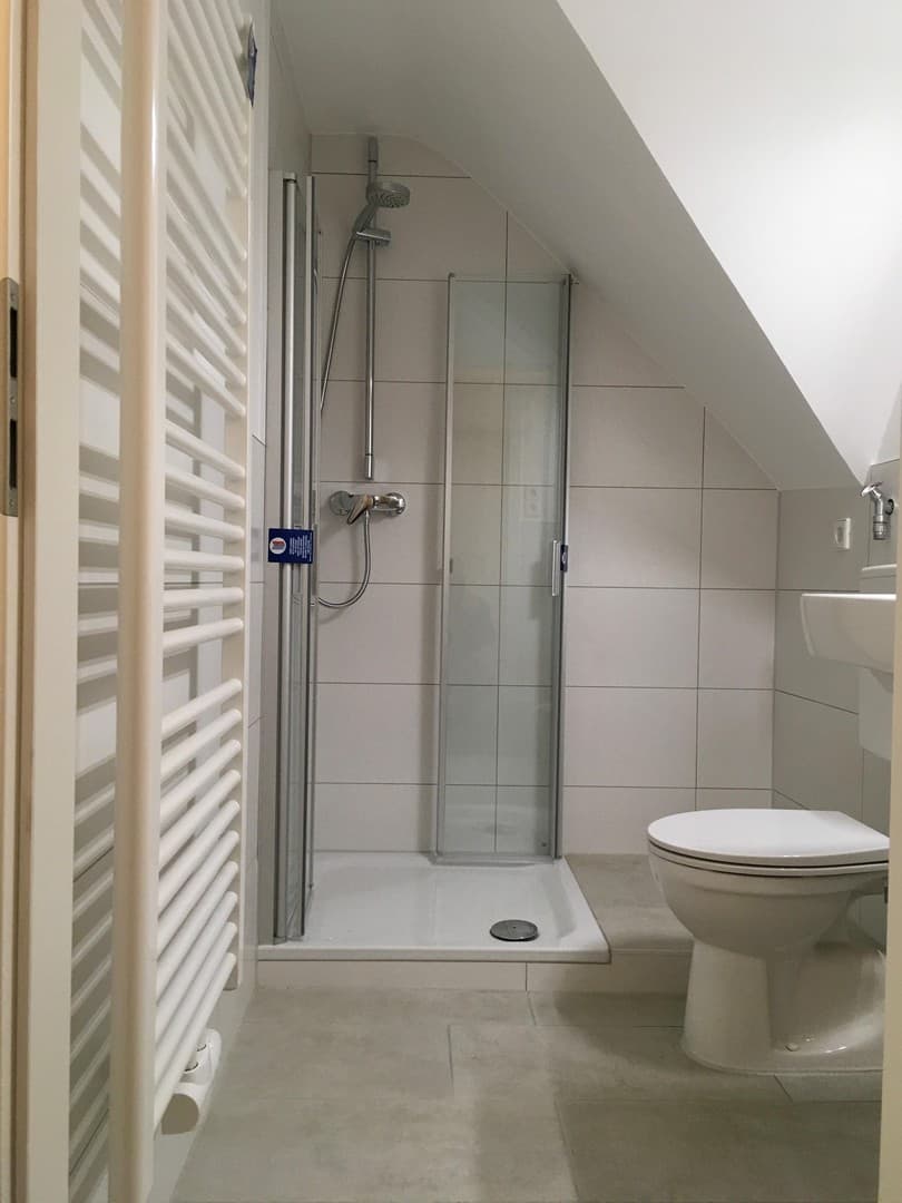Kaufpreis : 11.400€ = 4,1 %*2,5 ZW*49m²*DG*S-Zuffenhausen*nahe Stadtpark/Porsche