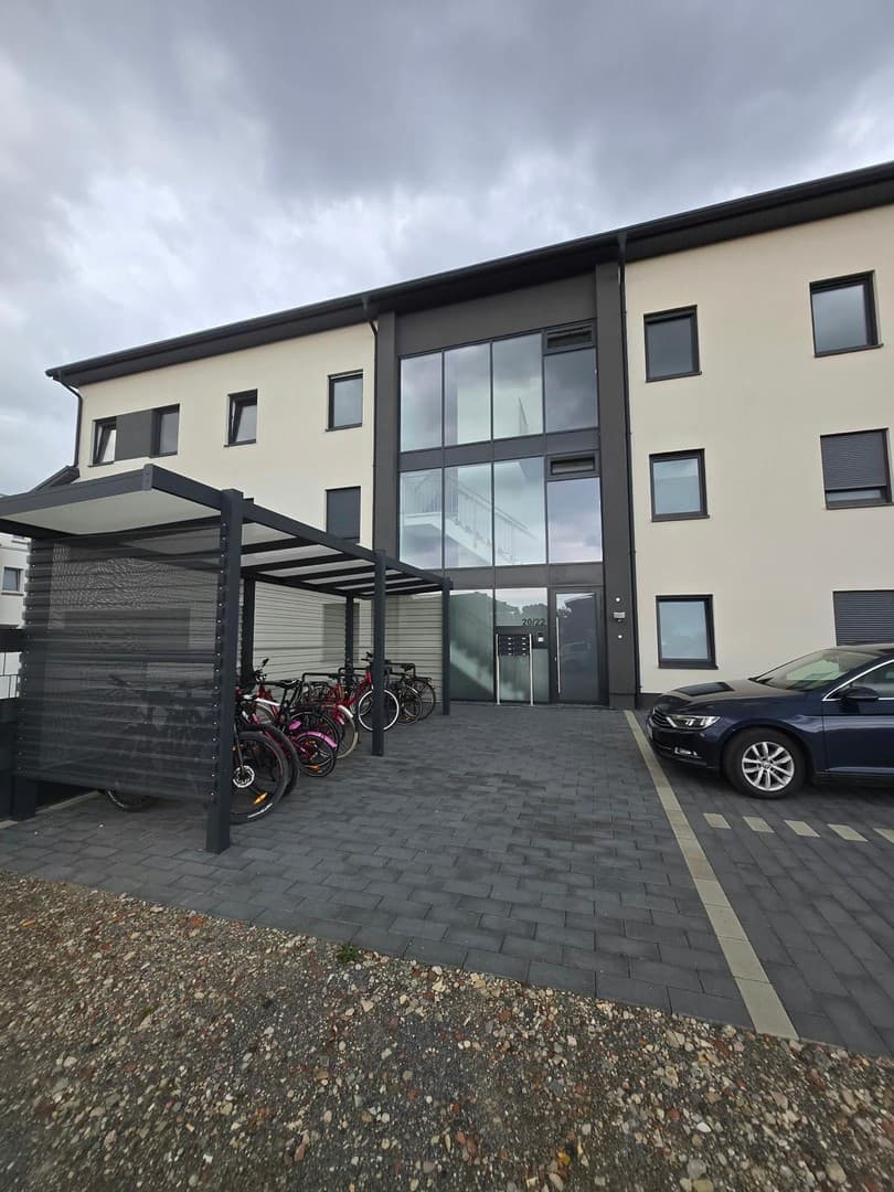 Stillvolle 4-Zimmer EG Neubauwohnung KFW 40 (Wärmep.+PV) mit Terrasse, Garten, Parkplatz