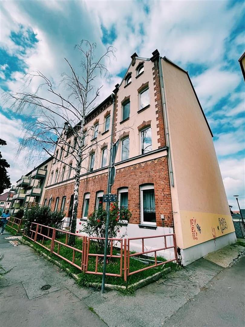 Helle 3-Zimmerwohnung im 2. OG mit Balkon mit Altbaucharme