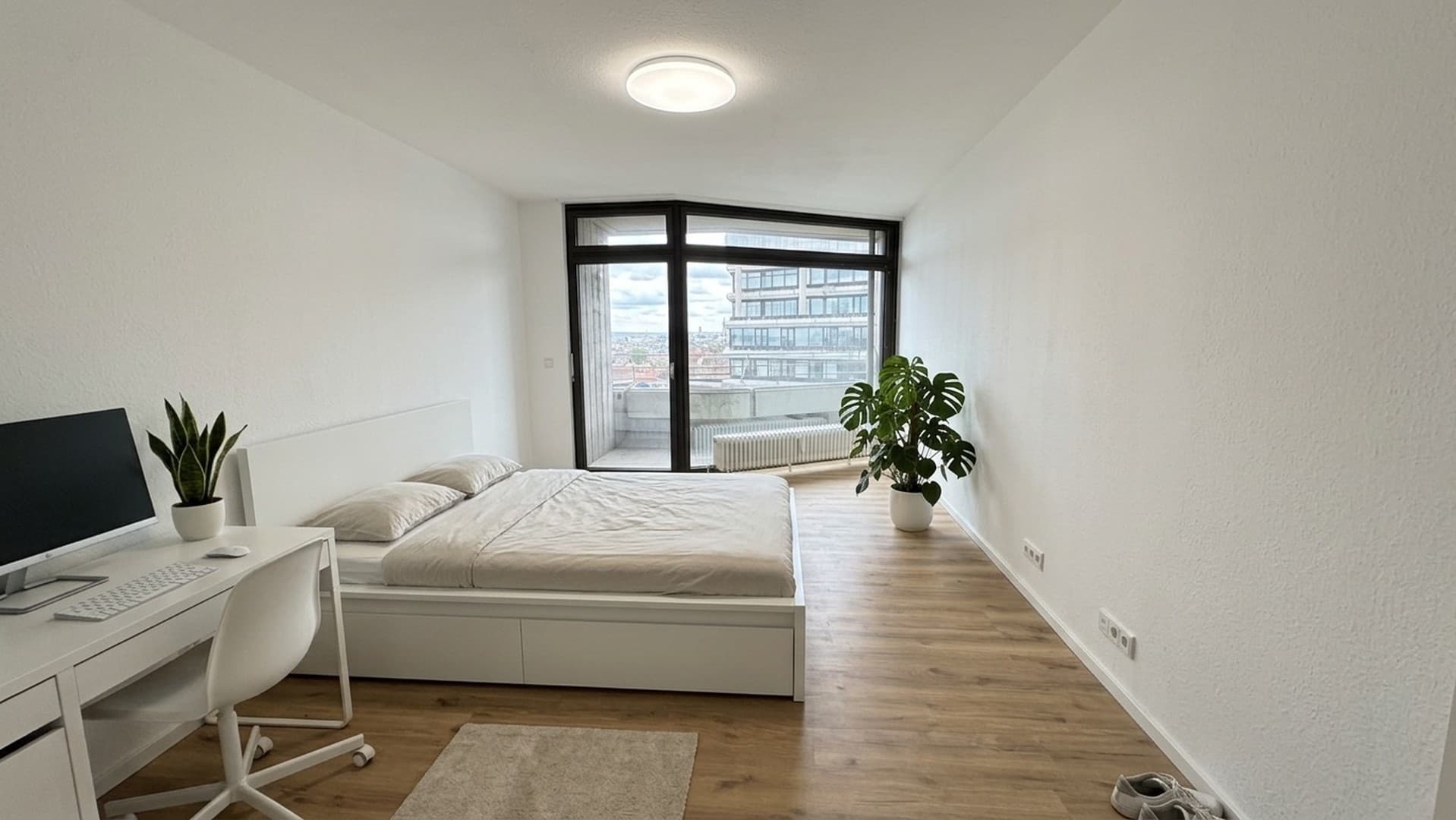All-Inclusive: Frisch saniertes, vollmöbliertes Studio (32 m²) im 11 OG mit spektakulärem Stadtblick
