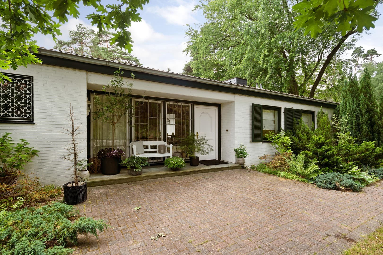 Exklusiver großzügiger Bungalow mit drei Zimmern in Bendestorf