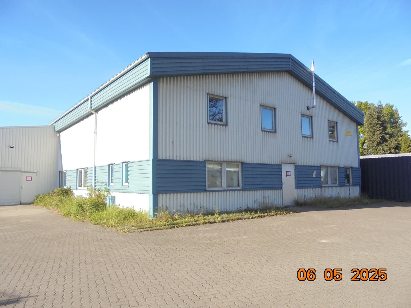Halle im Gewerbegebiet