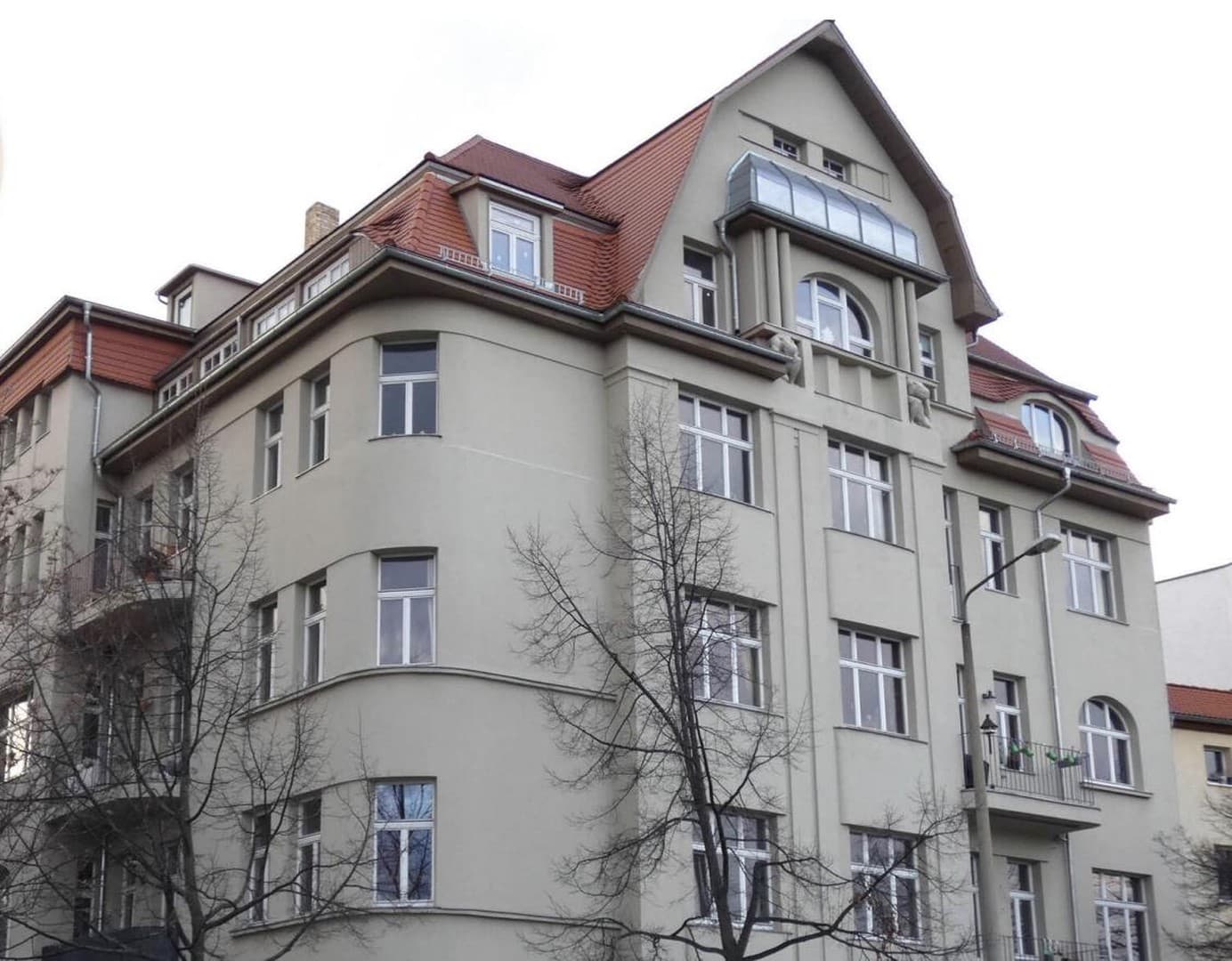 Frisch renoviert: 4-Zimmer-Whg. mit franz. Balkon am Rande des Paulusviertels