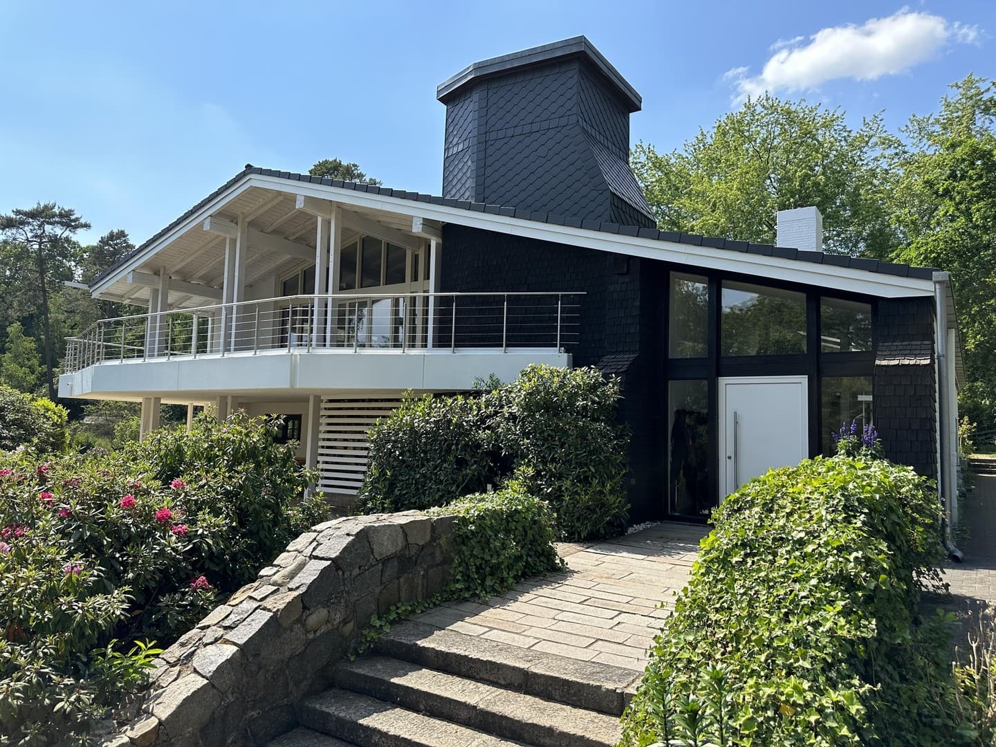 Wir suchen Mitbewohner – 130 qm Einliegerwohnung in großem Chalet in Bendestorf