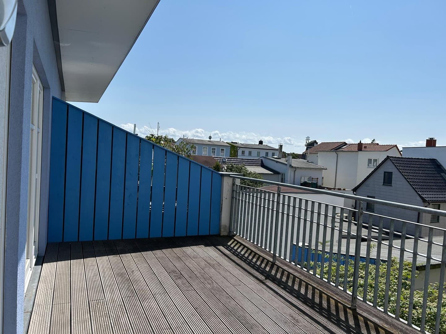4-Zimmer Maisonette mit sep. Zugang, 3 Balk., ruhig und strandnah