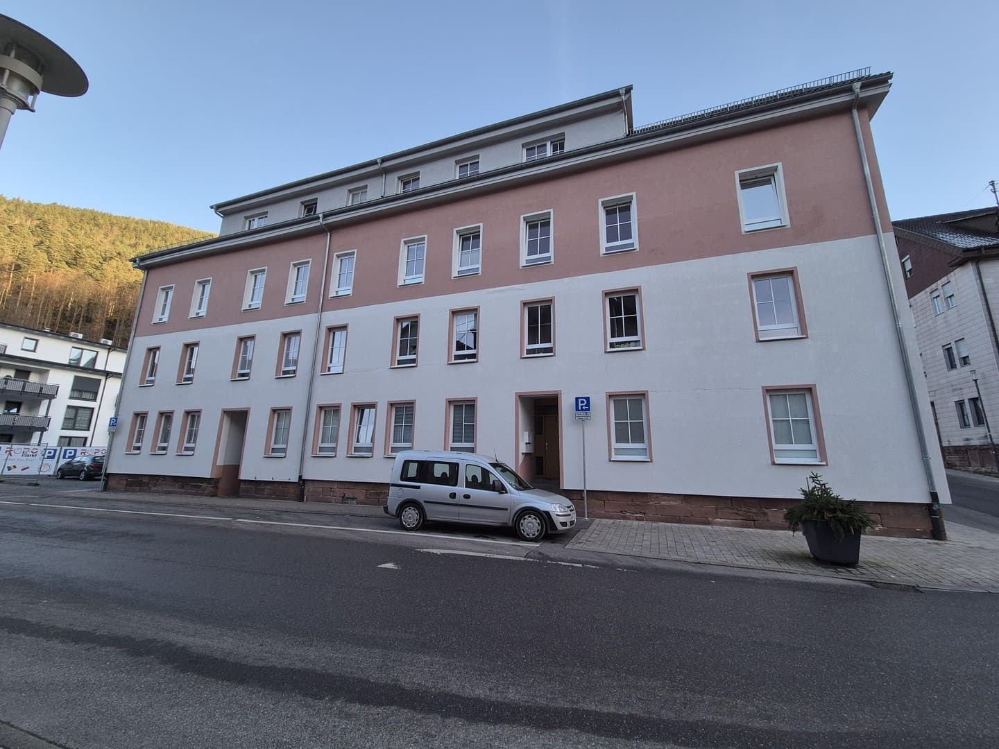--Sanierter Altbau-- 2 Zimmer mit großem Balkon und Einbauküche in Bad Wildbad