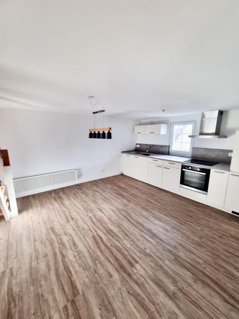 Maisonette-Wohnung mit vier Zimmern und EBK in Simmozheim