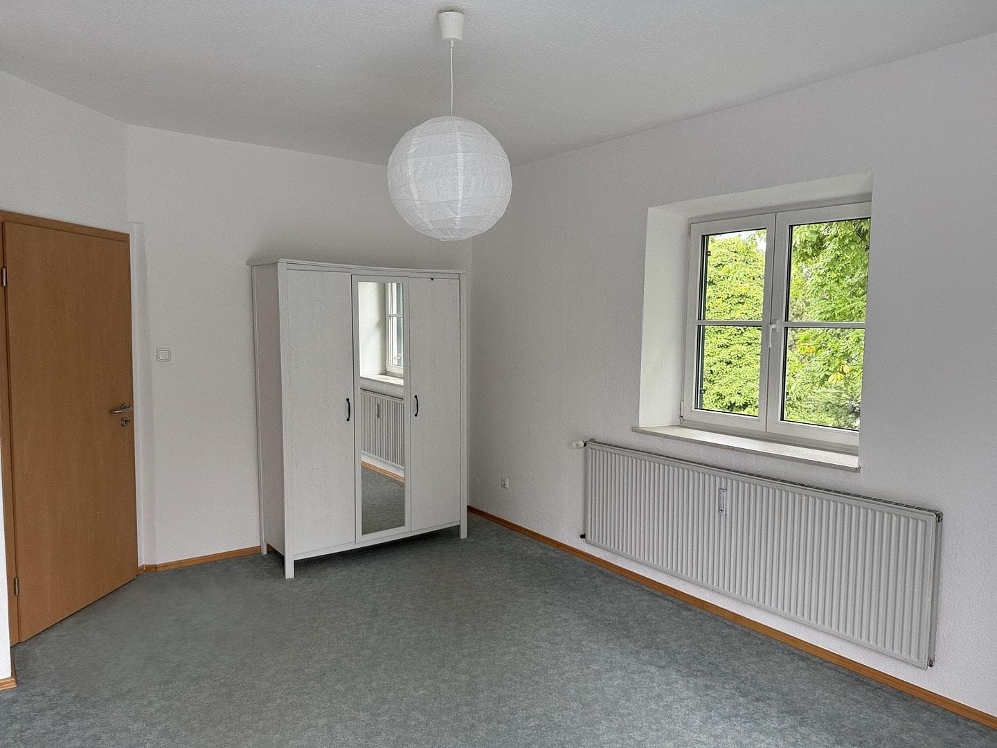 2 Zimmer-Wohnung mit Wintergarten ideal für WG/Pärchen, verkehrsgünstig