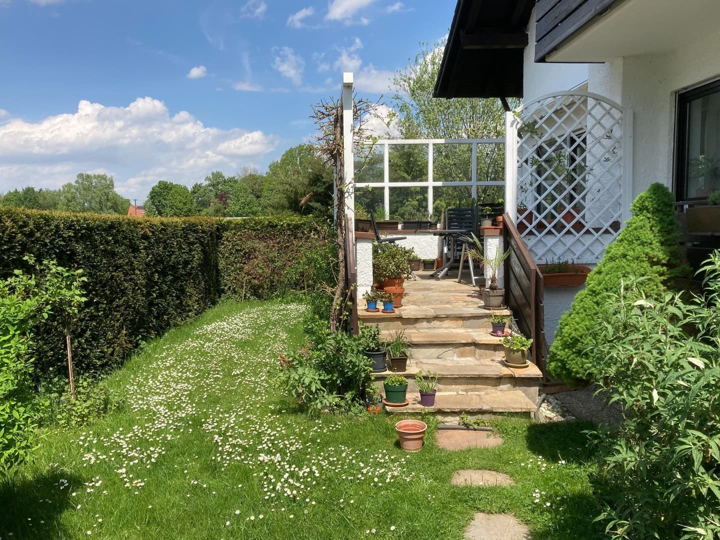 3,5 Zimmer Quadro-Haus in perfekter Lage! Sehr heller Hobbyraum!