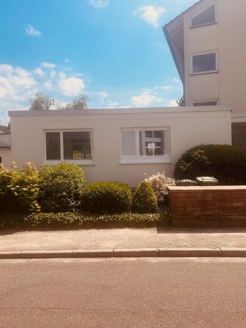Hausgefühl auf zwei Etagen - Wohnen direkt am Rhein / Kapitalanlage 5% Rendite